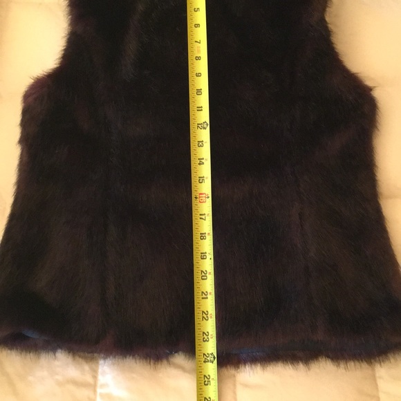 Reversible Faux Fur Vest - Picture 12 of 12